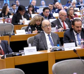 Carlos Rodríguez Cocina, Director de Regulación Europea de Telefónica; Guillermo Fernández de Soto, Director Corporativo para Europa de CAF, e Ignacio Corlazzoli, Representante del BID